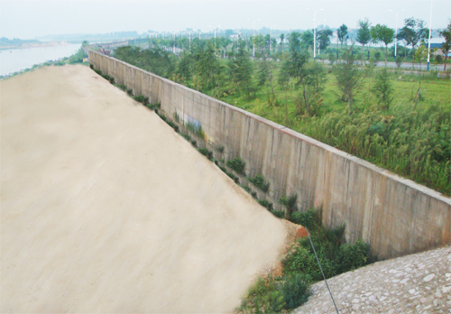 混凝土防洪墻(沿河圩沿1沿2標(biāo))